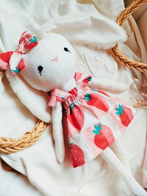 Lapine fraises des bois ♡