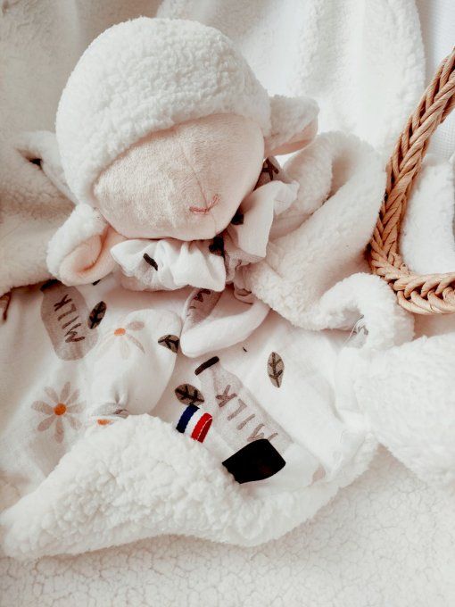 Théodore doudou agneau 